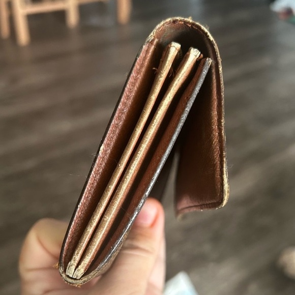 Louis Vuitton 1989 Monogram Sarah Snap Wallet with Gold Hardware EUC - Picture 5 of 7